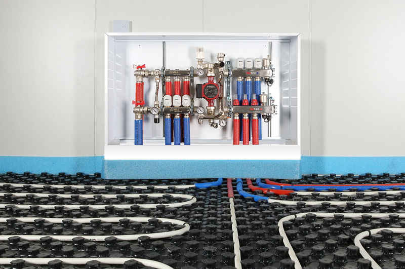 Коллектор комбинированной системы отопления с элементами автоматики
